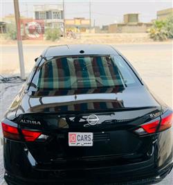 نيسان ألتيما